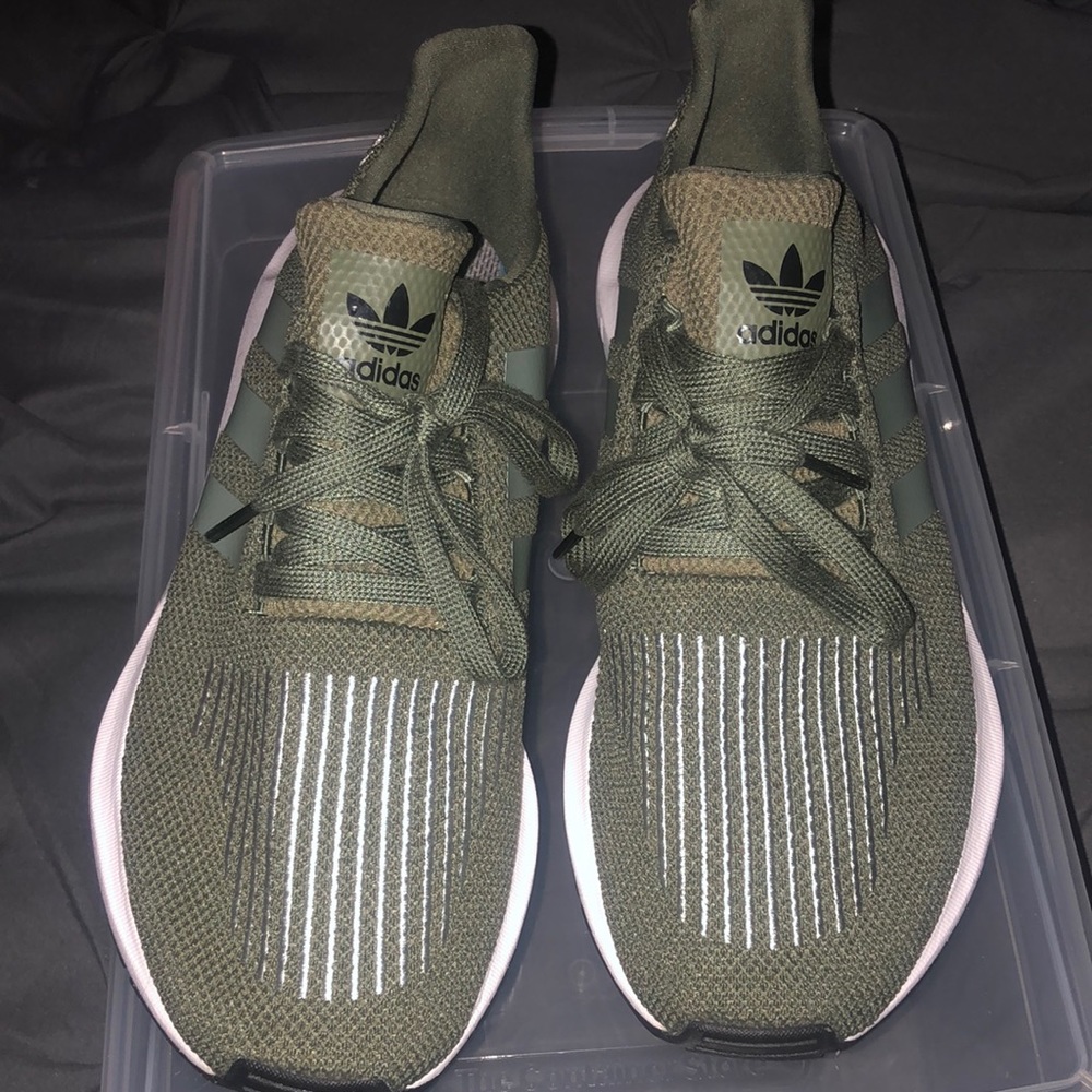 Mens olive tennis shoes